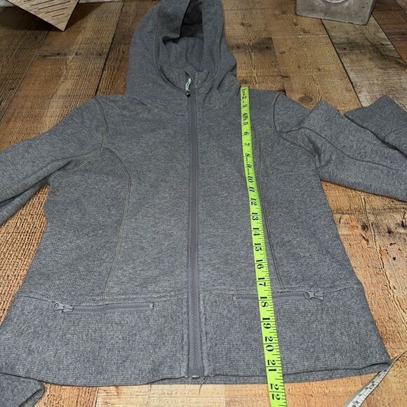 Lululemon Throw Me Over Hoodie
Vintage Sports Grey - Picture 10 of 14
